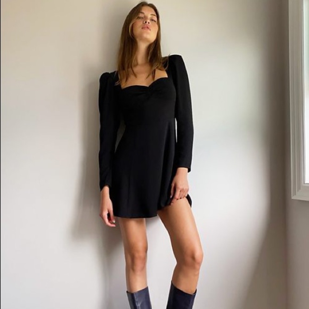 ❌ SOLD ❌ Aritzia Coco Dress